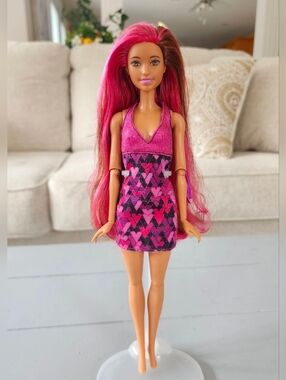 Mattel Barbie Fashionistas Brunette Teresa Doll Tropical Pink Hair Jointed